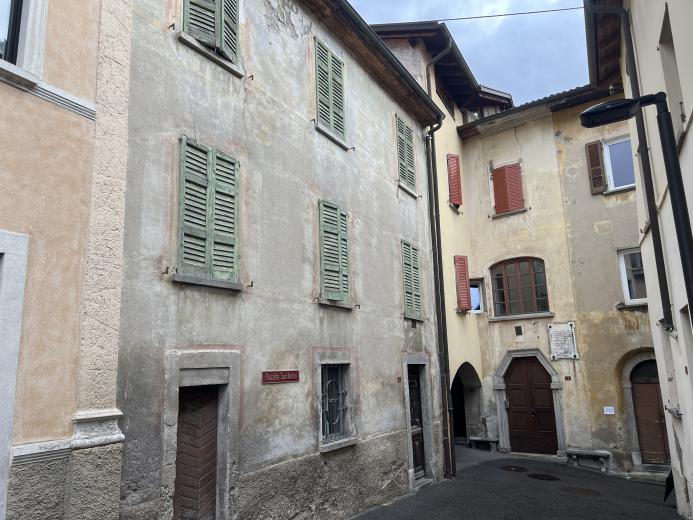 House for sale in Arogno - Arogno, a characteristic portion of the house to be renovated - Smart Propylaia (6)