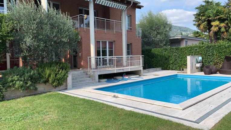 House for sale in Caslano