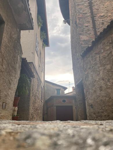 Casa in vendita a Lugano - AFFASCINANTE CASA STORICA NEL CENTRO DI CARONA CON BOX - PERFETTA PER RESIDENZA, CASA VACANZA O AIRBNB - INTROVABILE !!!! - Smart Propylaia (3)