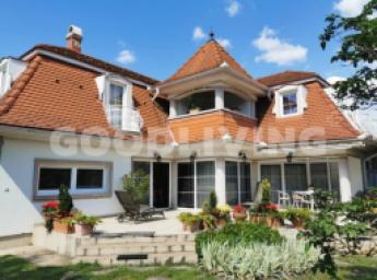 Single house for sale in Keszthely, 11.5 rooms, 222 m2