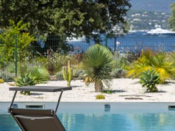 FRANCE - VAR - GASSIN IN DER NÄHE VON ST-TROPEZ - CONTEMPORARY VILLA