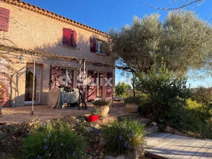 Einfamilienhaus zu verkaufen in Saint-Laurent-d'Aigouze, 10 Zimmer, 239.98 m2