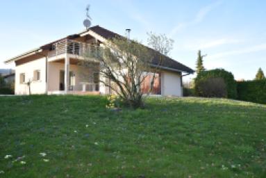 Casa unifamiliare in vendita a Ségny, 8 locali, 176 m2