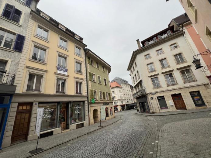 Mehrfamilienhaus zu verkaufen in Porrentruy - Smart Propylaia