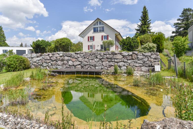 Haus zu verkaufen in Meisterschwanden - Ein Haus zum Verlieben mit Stil und Schwimmteich - Smart Propylaia (3)