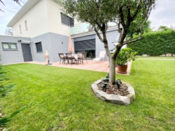 Nuova casa moderna a Сadempino, al confine con Сureglia.