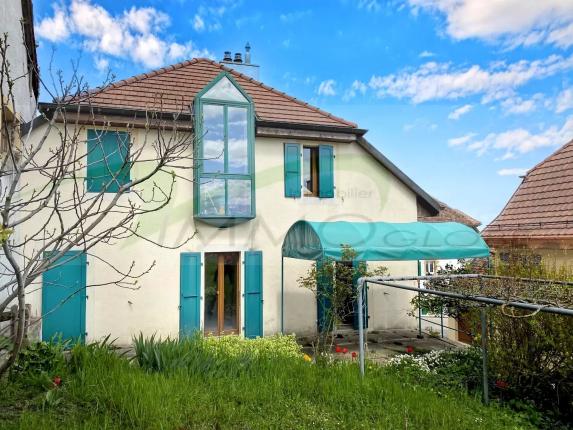 House for sale in St-Aubin-Sauges