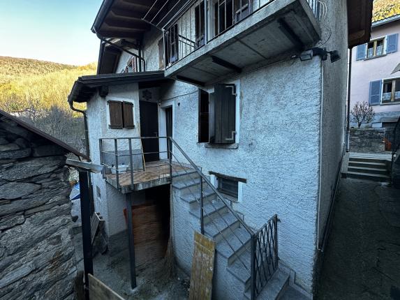 Casa in vendita a S. Antonio (Val Morobbia) (6)