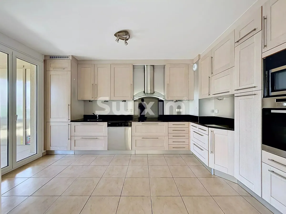 Apartment for sale in Divonne-Les-Bains - 5-room apartment of 128m2 with balconies, cellar, and double garage! - Smart Propylaia (6)