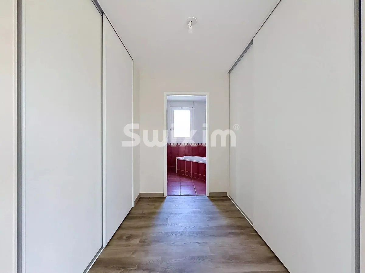 Apartment for sale in Divonne-Les-Bains - 5-room apartment of 128m2 with balconies, cellar, and double garage! - Smart Propylaia (9)