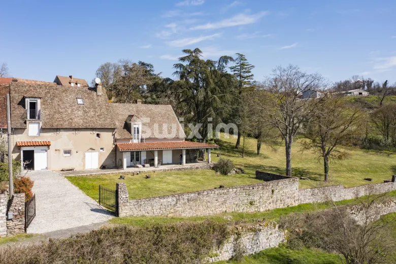 House for sale in Châtel-Moron