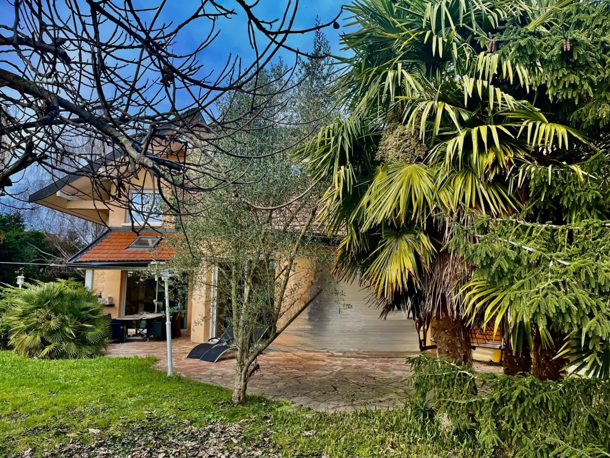 Casa in vendita a Veigy-Foncenex - Casa unifamiliare in vendita a Veigy-Foncenex, 20 locali, 385 m2 - Smart Propylaia (9)