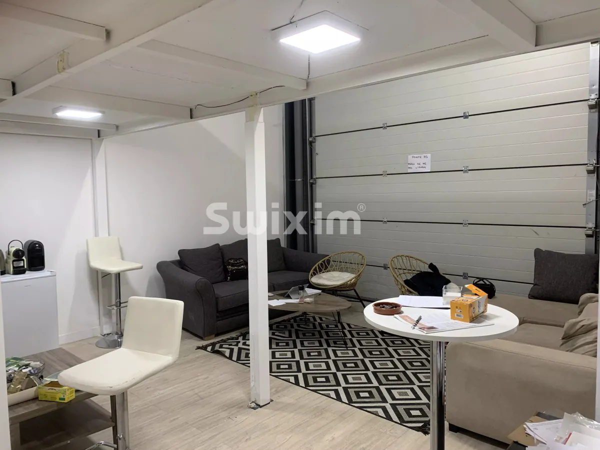 Commercio/industria in vendita a Villefranche-Sur-Saone - Commercio / negozio in vendita a Villefranche-Sur-Saone, 7 locali, 229 m2 - Smart Propylaia (6)