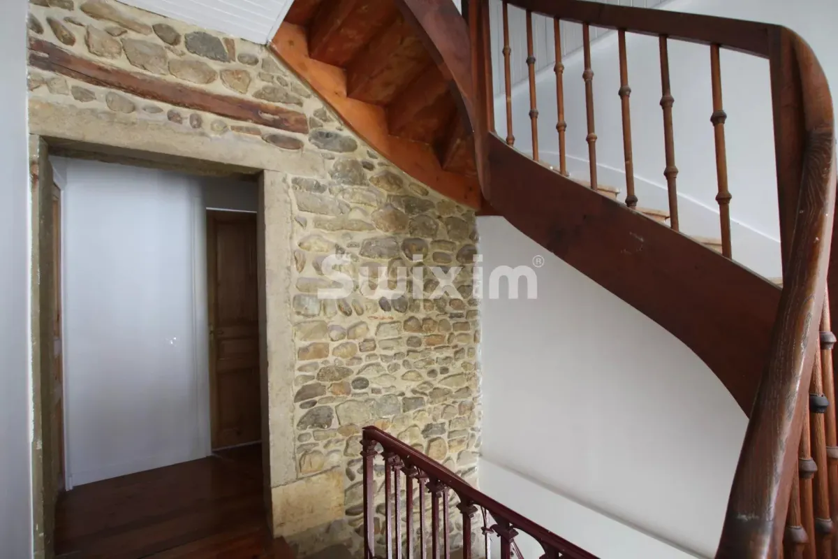 Haus zu verkaufen in Amberieu-En-Bugey - Einfamilienhaus zu verkaufen in Amberieu-En-Bugey, 11 Zimmer, 210 m2 - Smart Propylaia (15)