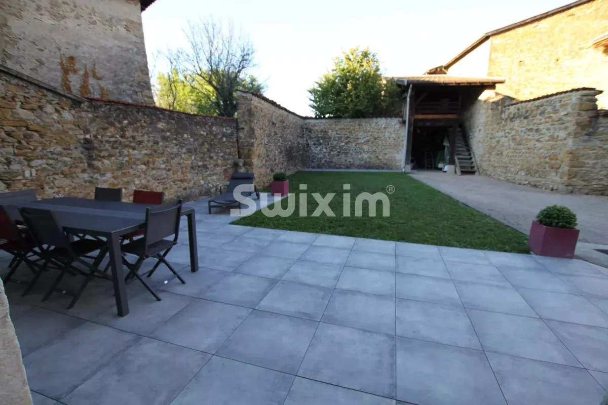 Haus zu verkaufen in Amberieu-En-Bugey - Einfamilienhaus zu verkaufen in Amberieu-En-Bugey, 11 Zimmer, 210 m2 - Smart Propylaia (18)