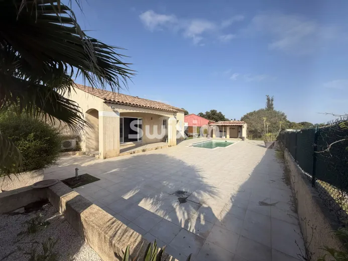 Maison à vendre à Roquebrune-Sur-Argens (2)