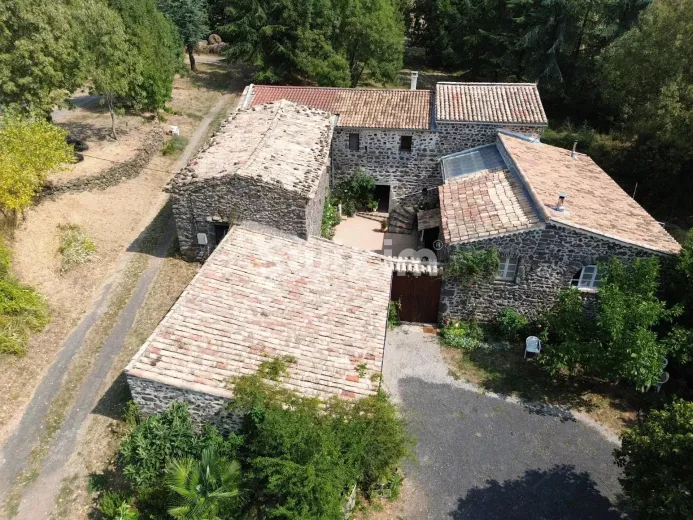 Haus zu verkaufen in Villeneuve-de-Berg