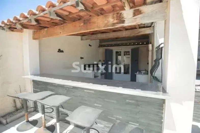 Maison à vendre à Saint-Gilles (13)