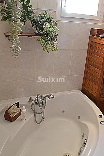 Maison à vendre à Saint-Laurent-D'aigouze (12)