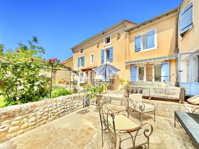 Casa in vendita a Suze-La-Rousse