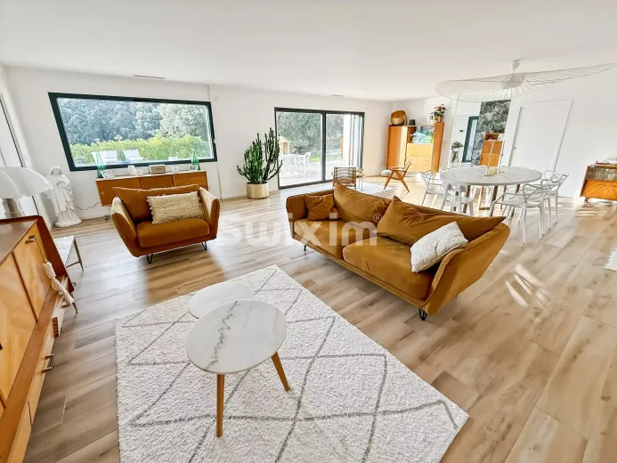 Haus zu verkaufen in Bourg-Saint-Andéol (3)