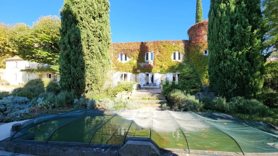 Casa in vendita a Sainte-Cecile-Les-Vignes (2)