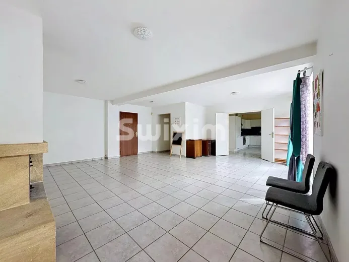 Multiple dwelling for sale in Challex (2)