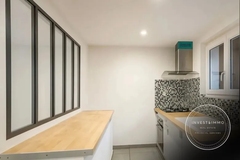 Casa in vendita a Suresnes (2)