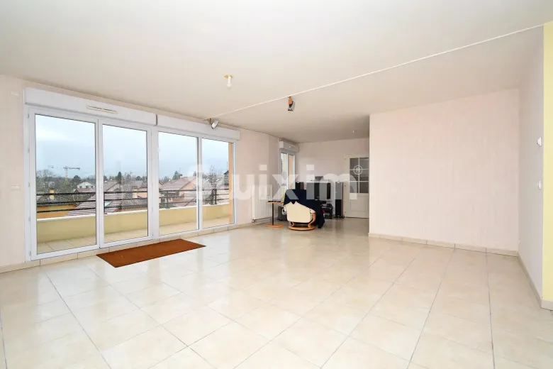 Appartement à vendre à Saint-Genis-Pouilly (2)