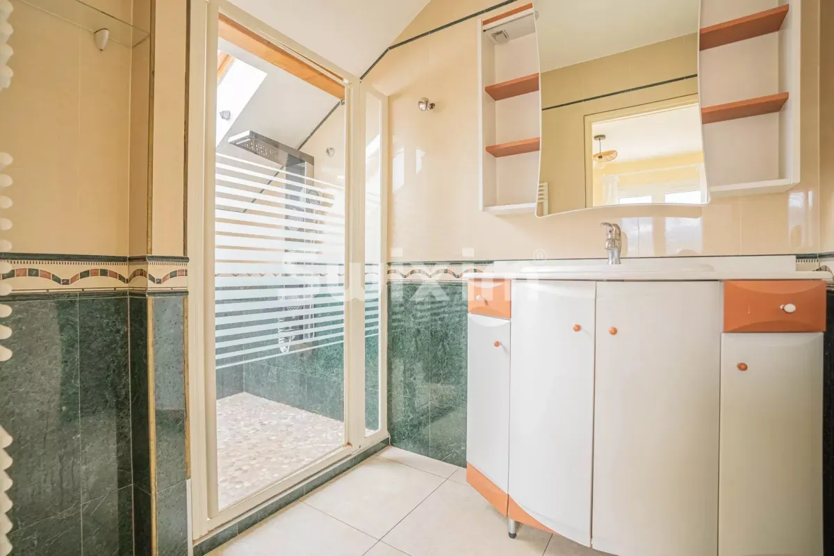 Haus zu verkaufen in Gex - Einfamilienhaus zu verkaufen in Gex, 8 Zimmer, 224 m2 - Smart Propylaia (15)