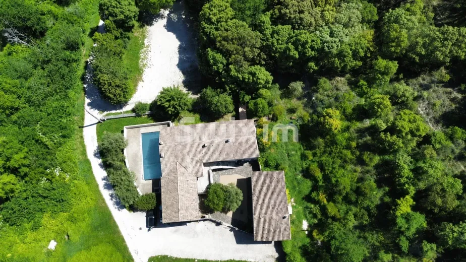 House for sale in Grignan