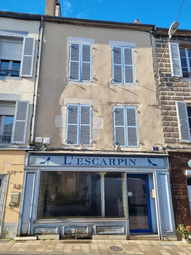 Multiple dwelling for sale in Avallon