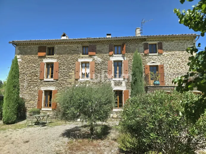 House for sale in Grignan