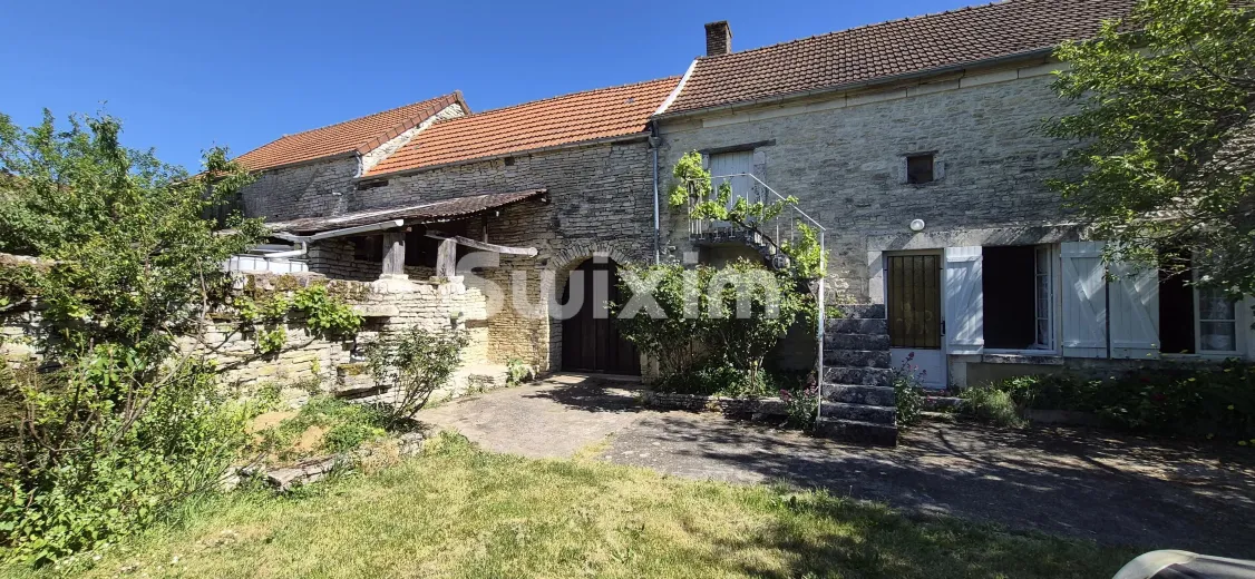 Einfamilienhaus zu verkaufen in Noyers, 14 Zimmer, 274 m2