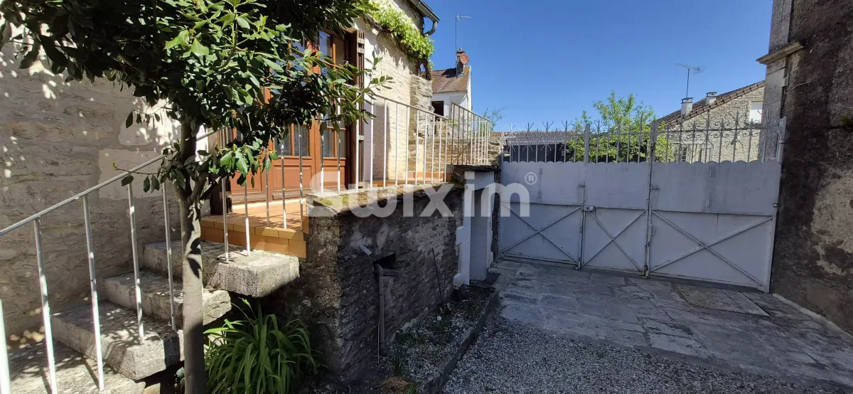Haus zu verkaufen in Noyers - Einfamilienhaus zu verkaufen in Noyers, 14 Zimmer, 274 m2 - Smart Propylaia (3)
