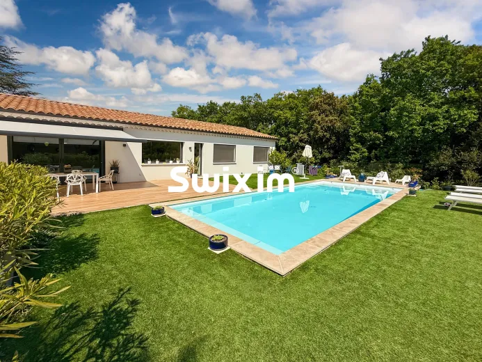 House for sale in Bourg-Saint-Andeol (12)