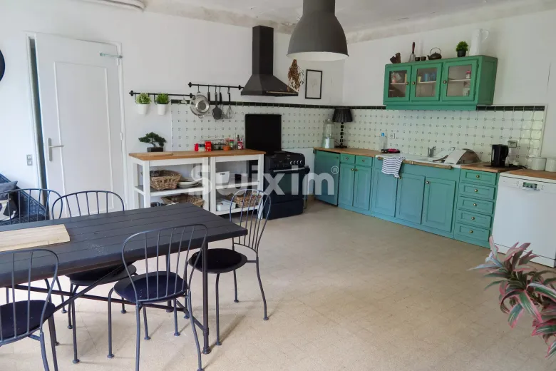 Maison à vendre à Les Maillys (13)
