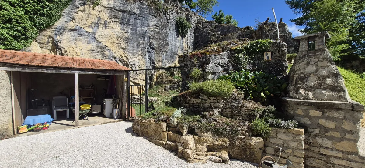Maison à vendre à Montbard - Maison de charme avec jardin en roche à Montbard - Smart Propylaia (6)