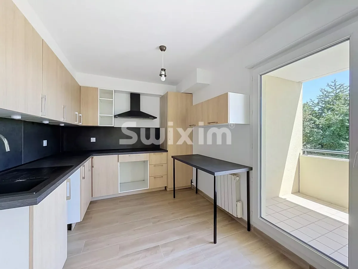 Apartment for sale in Prevessin-Moens - Renovated T4 apartment of 87m2 with terrace, cellar, and closed garage! - Smart Propylaia (3)