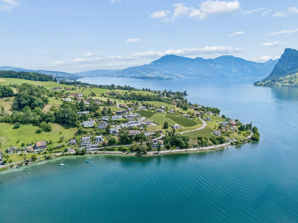 Haus zu verkaufen in Kastanienbaum - Exklusives Investitionsangebot: 7 ½ - Zimmer-EFH in Kastanienbaum (LU) mit Wohnrecht - Smart Propylaia (3)