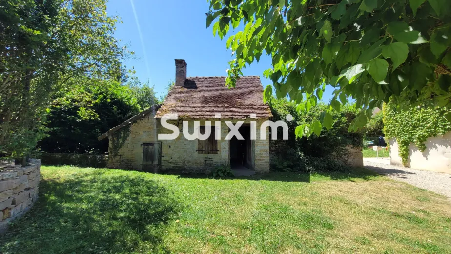Maison à vendre à Lons-Le-Saunier (17)