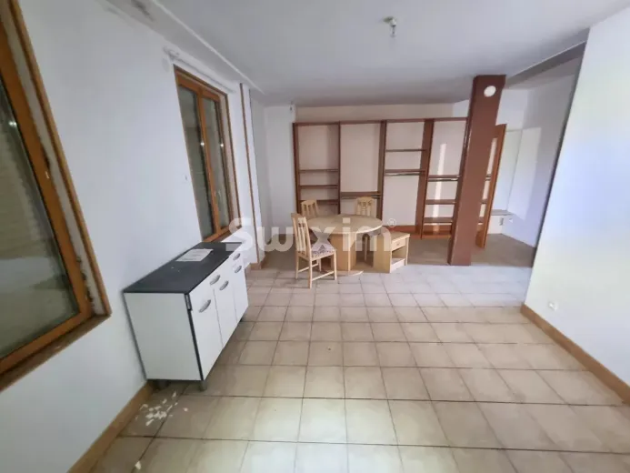 Multiple dwelling for sale in Varzy