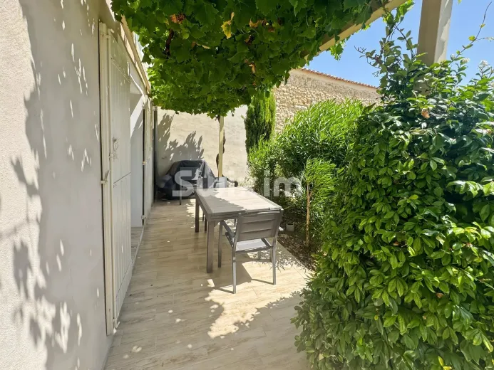 Appartamento in vendita a Sainte-Cecile-Les-Vignes